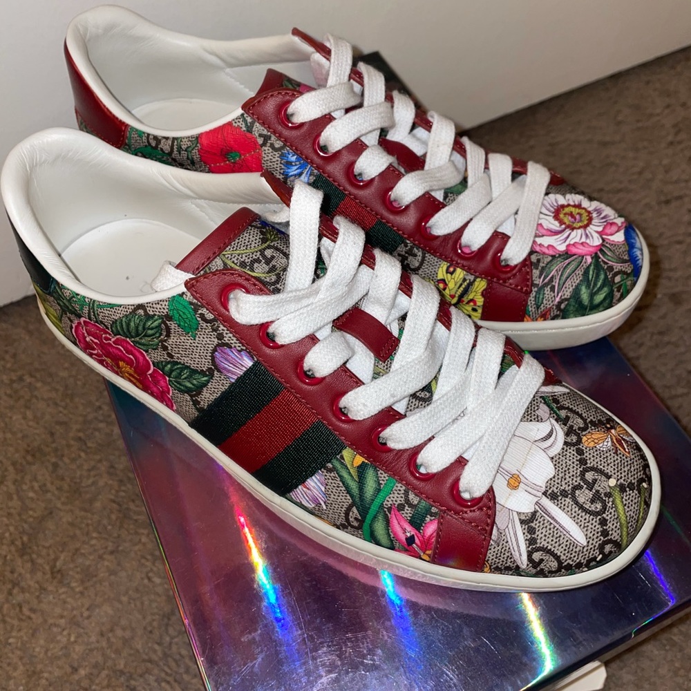 Women’s floral Gucci Sneaker